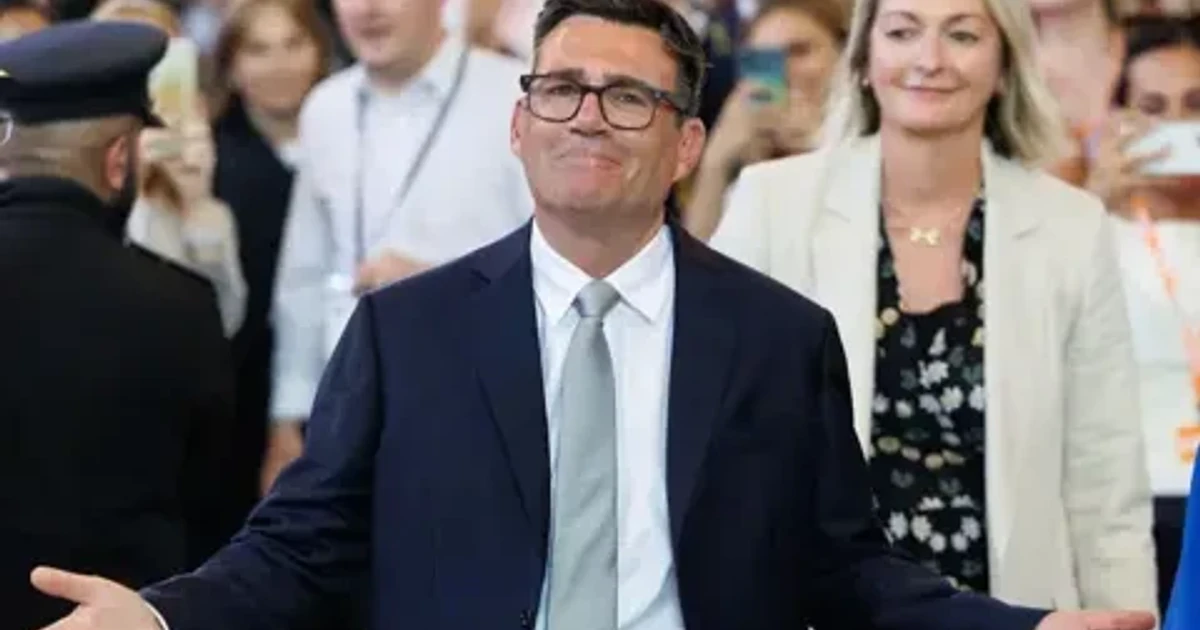 Labour rivals weigh leadership bids to force policy showdown