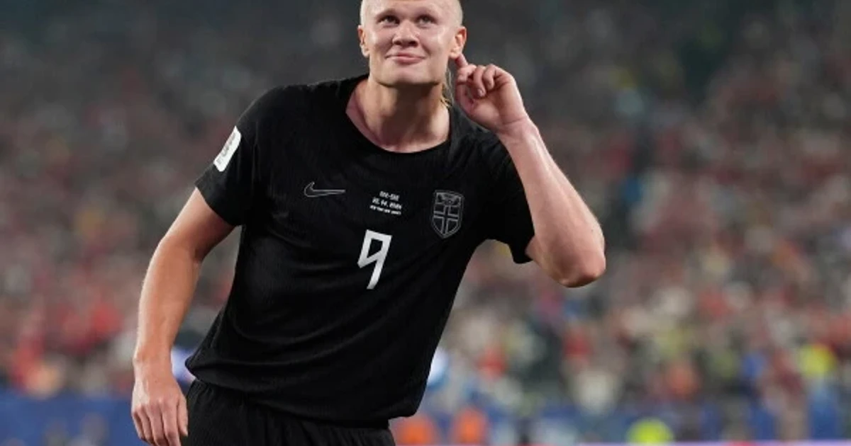 Haaland double sends Norway into World Cup knockout stage