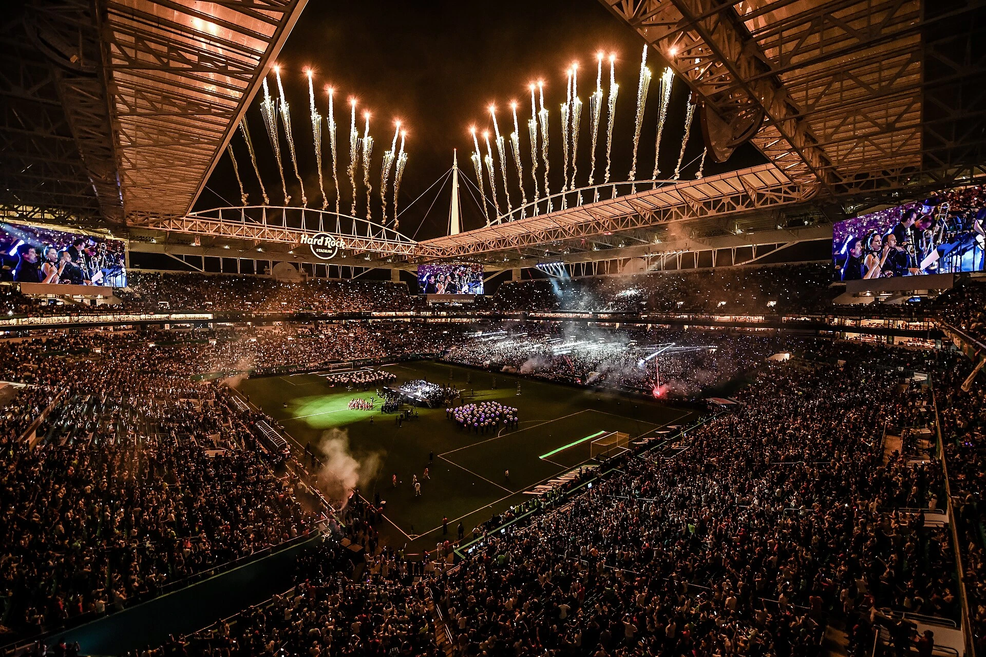 Hard Rock Stadium — Wikimedia Commons