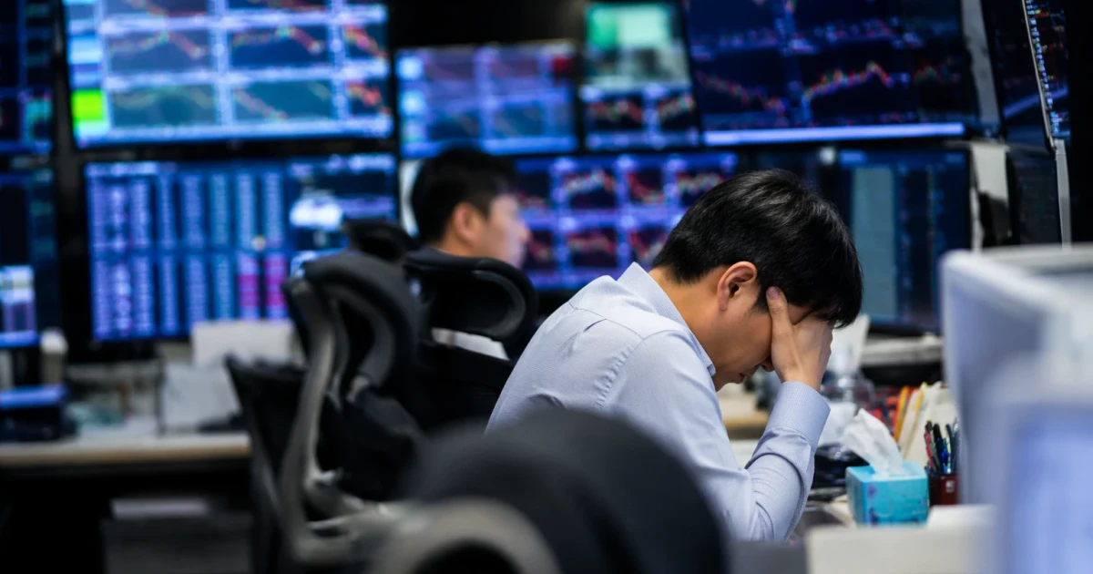 Tech selloff deepens as global stocks and chip shares slide