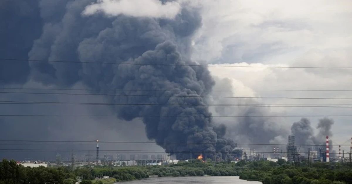 Ukraine intensifies strikes on Russia, testing Putin’s war resolve