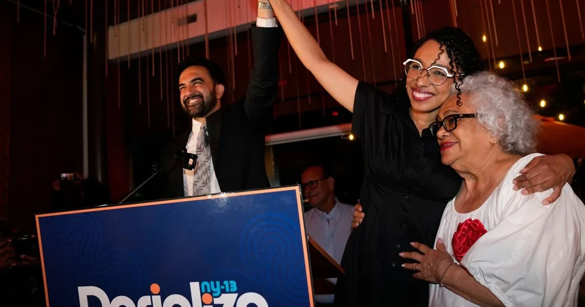 Anti-establishment left surges in New York Democratic primaries