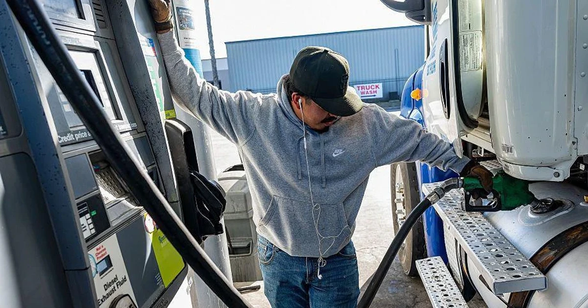 Trump orders Justice Department probe into oil companies over gas prices