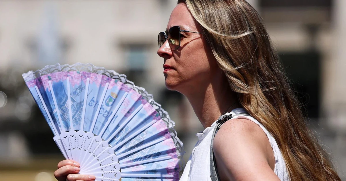 UK records hottest June day as temperatures hit 36.1C in Hampshire