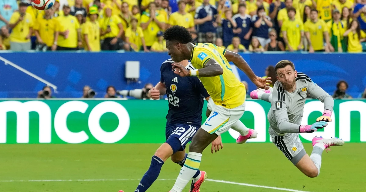 Brazil beats Scotland, Mexico closes perfect World Cup group stage