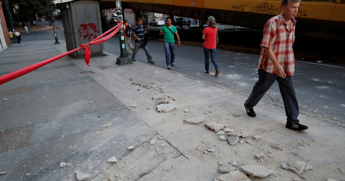 Deadly earthquakes strike Venezuela, killing at least 32 and injuring 700