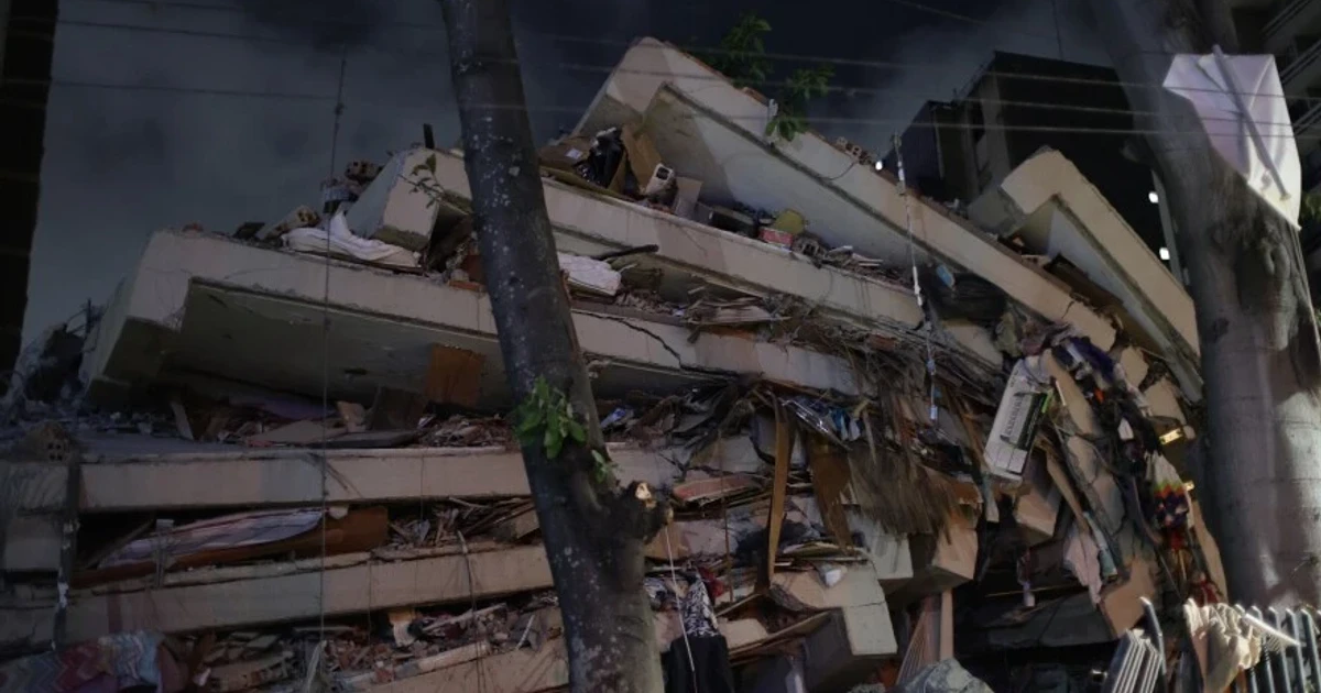 Deadly Venezuela earthquakes kill 32, injure more than 700