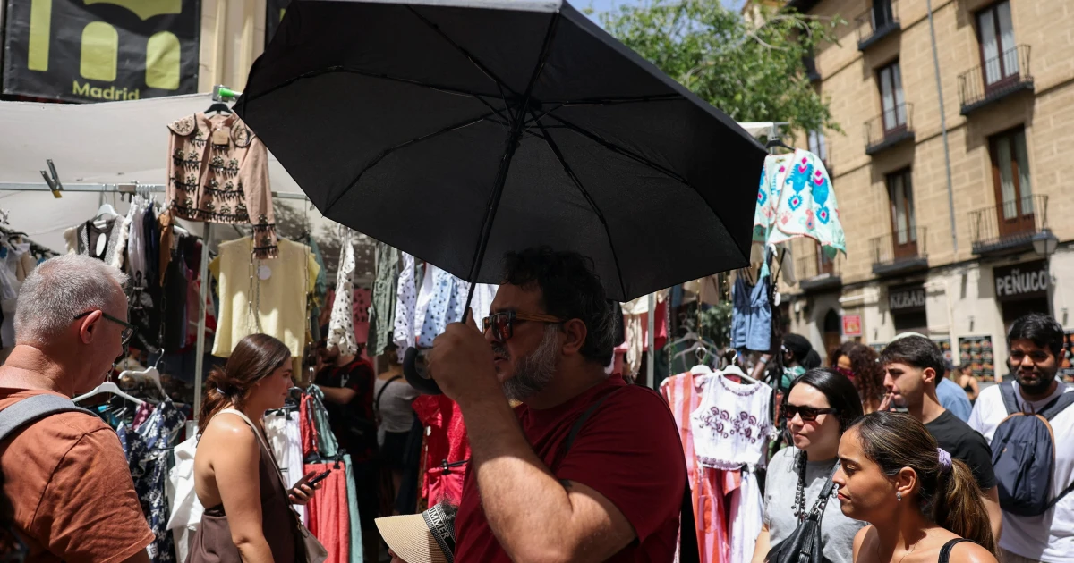 Spain heatwave may have killed 200, with temperatures near 40C