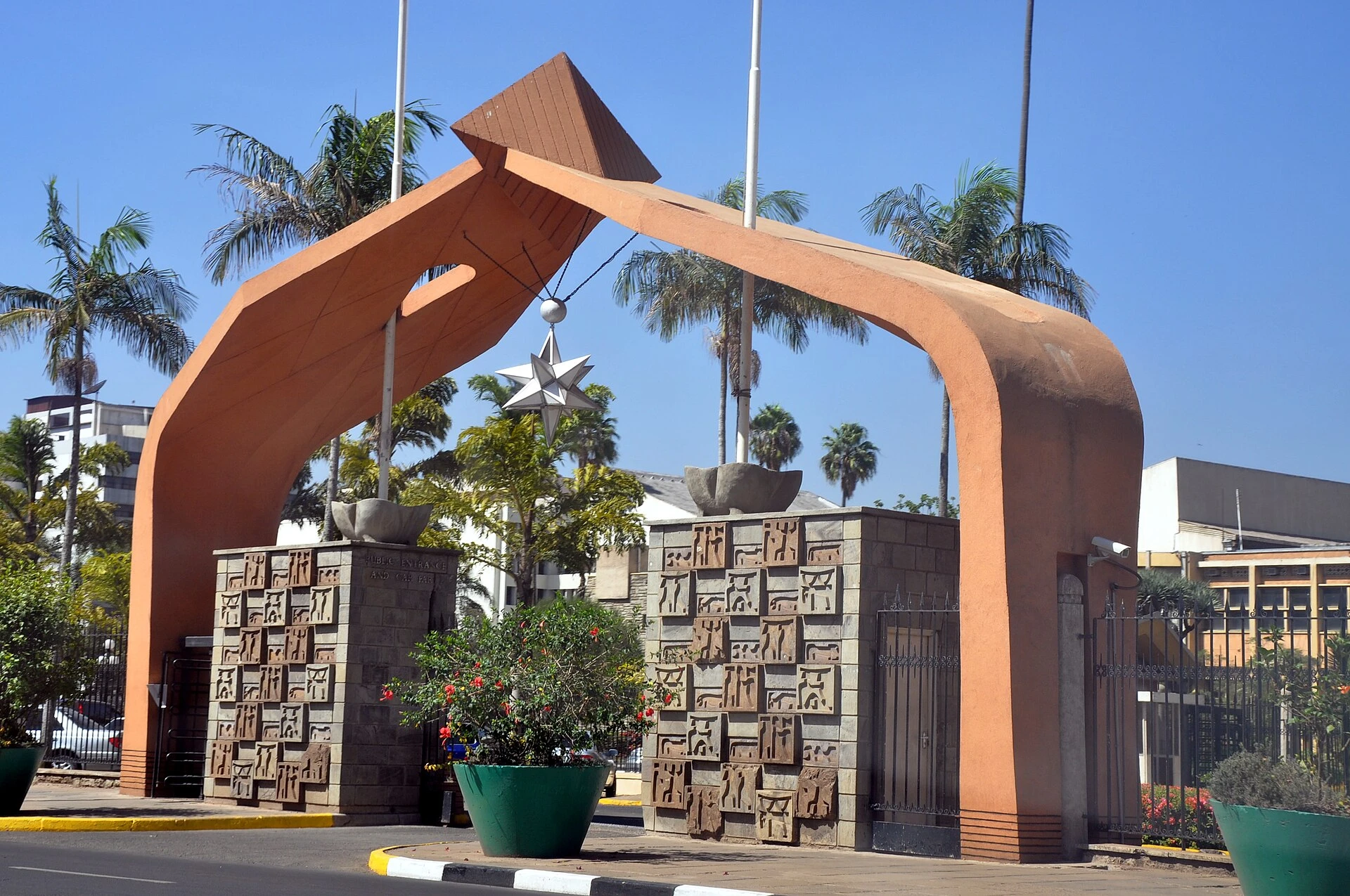 Kenyan Parliament Building — Wikimedia Commons