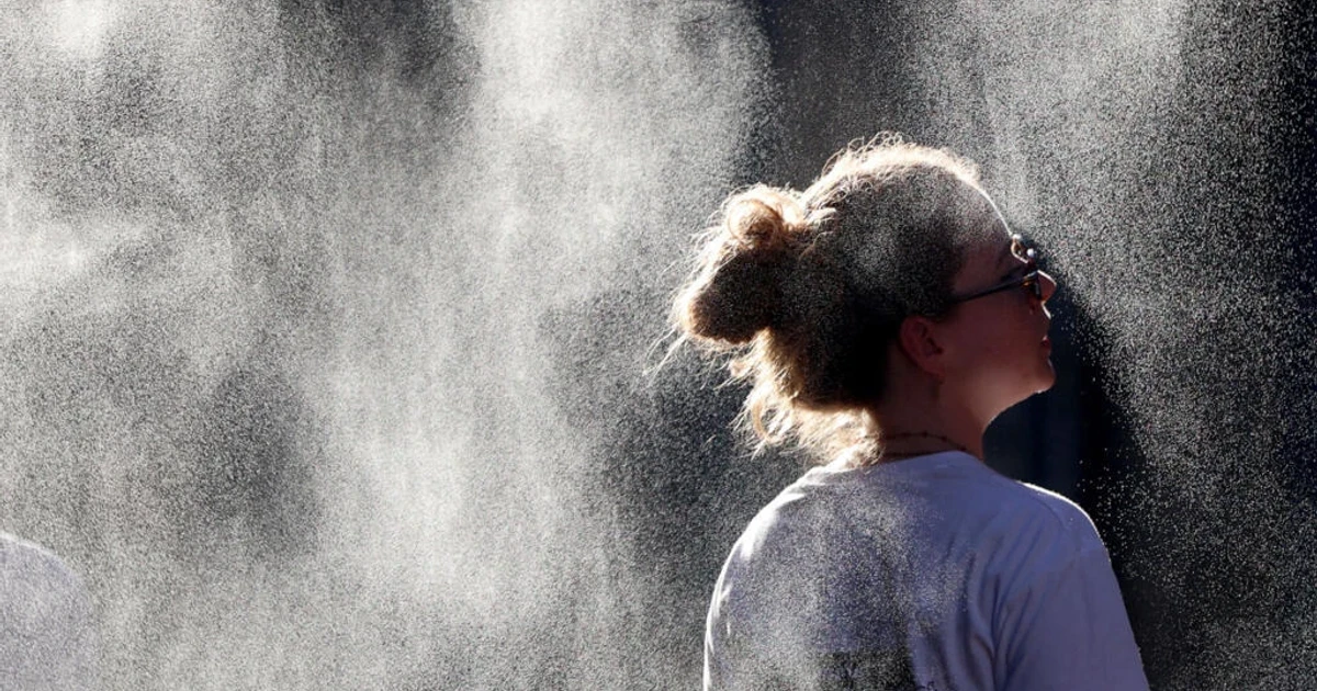 France heat wave deaths rise as two children found in car