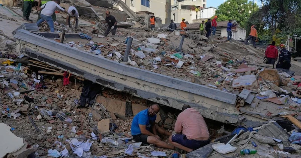 Families search rubble as Venezuela quake death toll climbs to 164