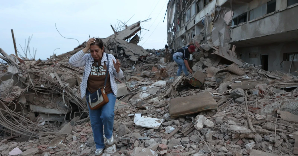 Deadly earthquakes devastate Venezuela, rescue crews search for survivors