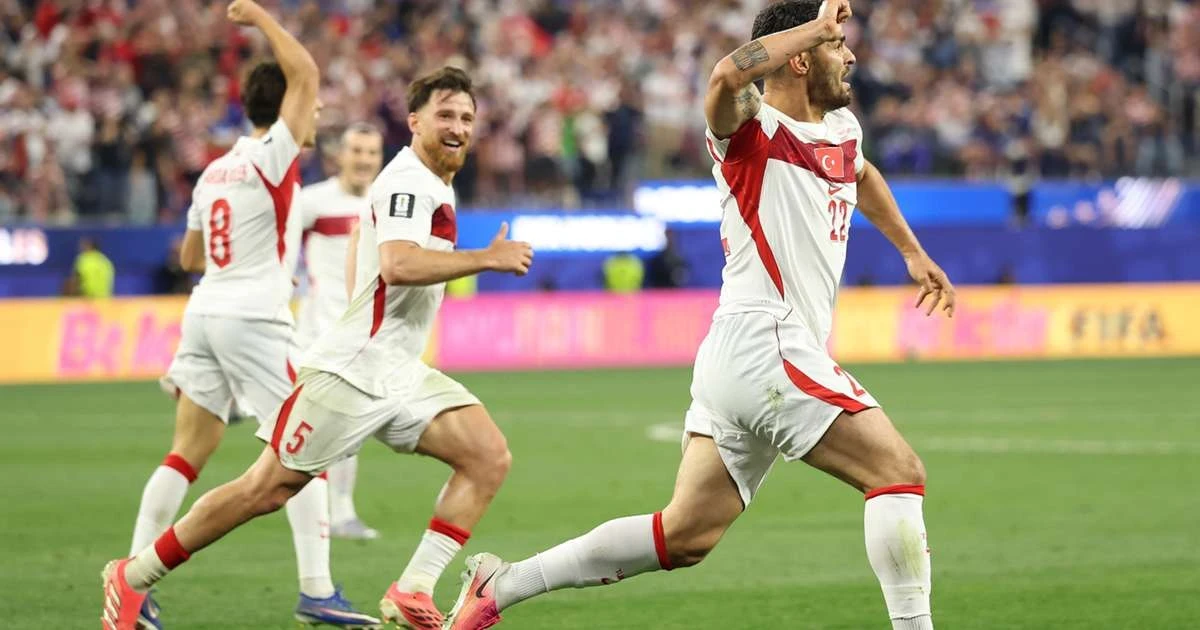 Türkiye stuns USMNT with 98th-minute winner in World Cup finale