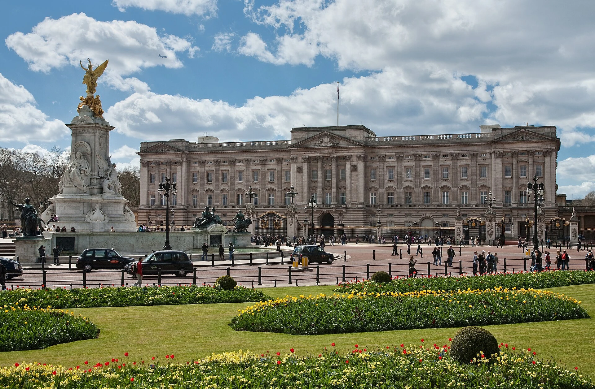 Buckingham Palace — Wikimedia Commons
