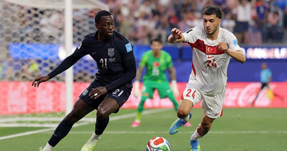 Turkey stuns U.S. 3-2 with stoppage-time winner at World Cup