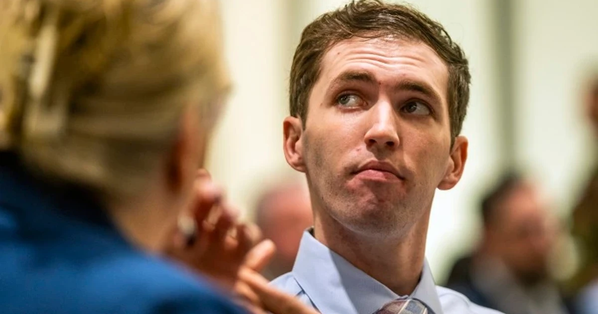 Judge holds Utah prosecutor in contempt, keeps death penalty option in Tyler Robinson case