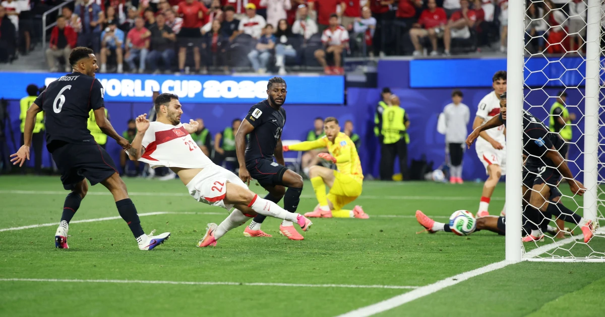 U.S. men shrug off Turkey loss, advance to World Cup knockout round