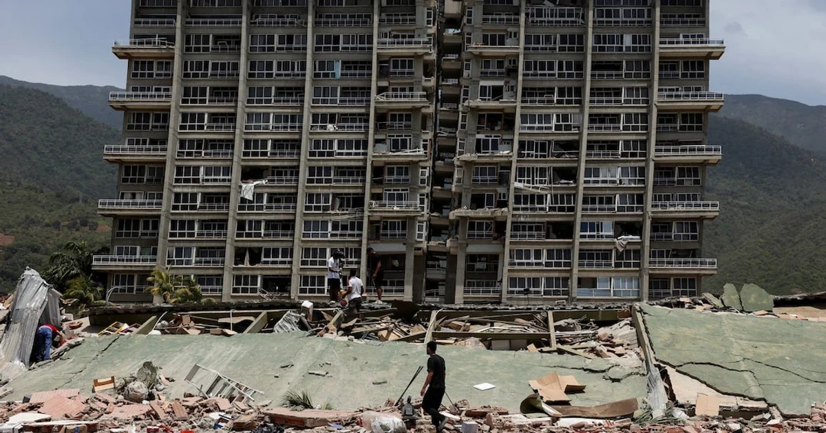 Venezuela quakes kill at least 235, leave thousands injured
