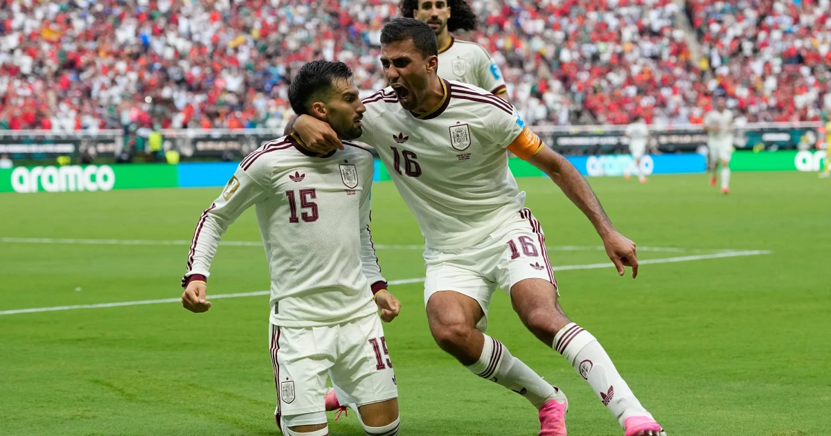 Spain top Group H, Uruguay out after 1-0 World Cup loss