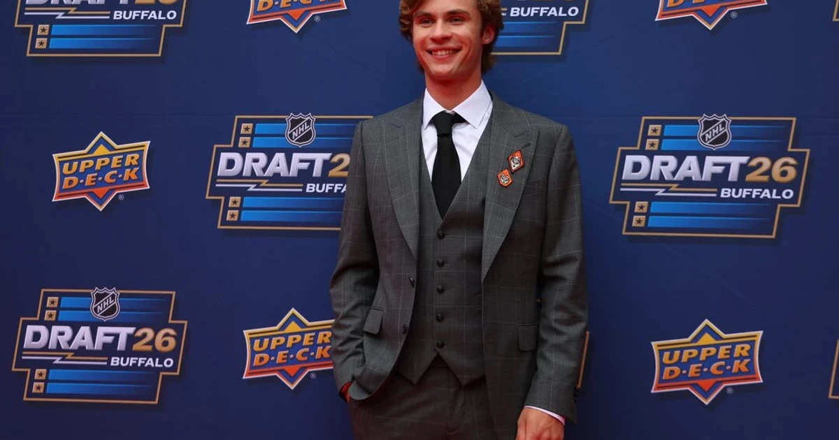 Maple Leafs select Gavin McKenna with No. 1 NHL draft pick