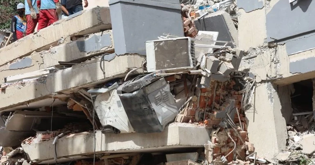 Venezuela hit by 4.9 tremor as quake death toll climbs