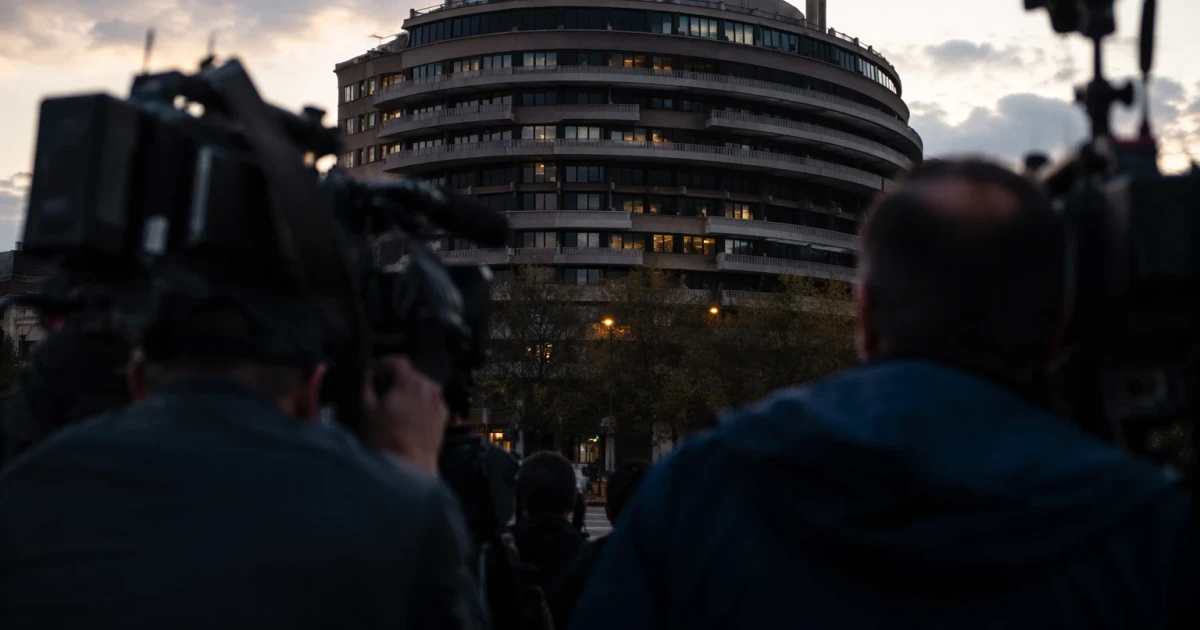 Vance says Watergate would be a 12-hour news story today