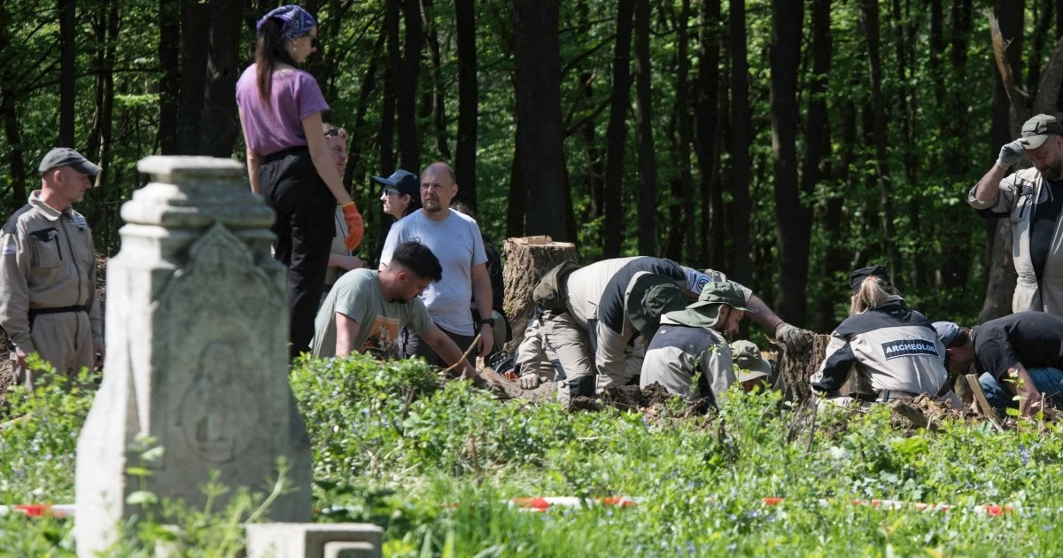 Poland warns Ukraine over World War II massacre dispute