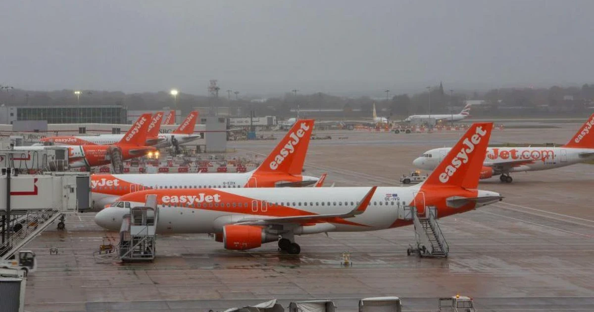 Storms delay more than 600 flights at Heathrow and Gatwick
