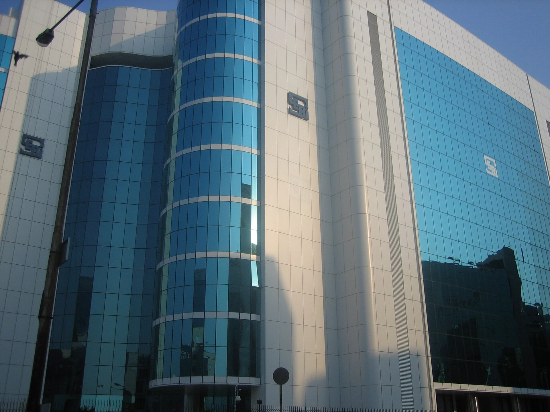 SEBI — Wikimedia Commons
