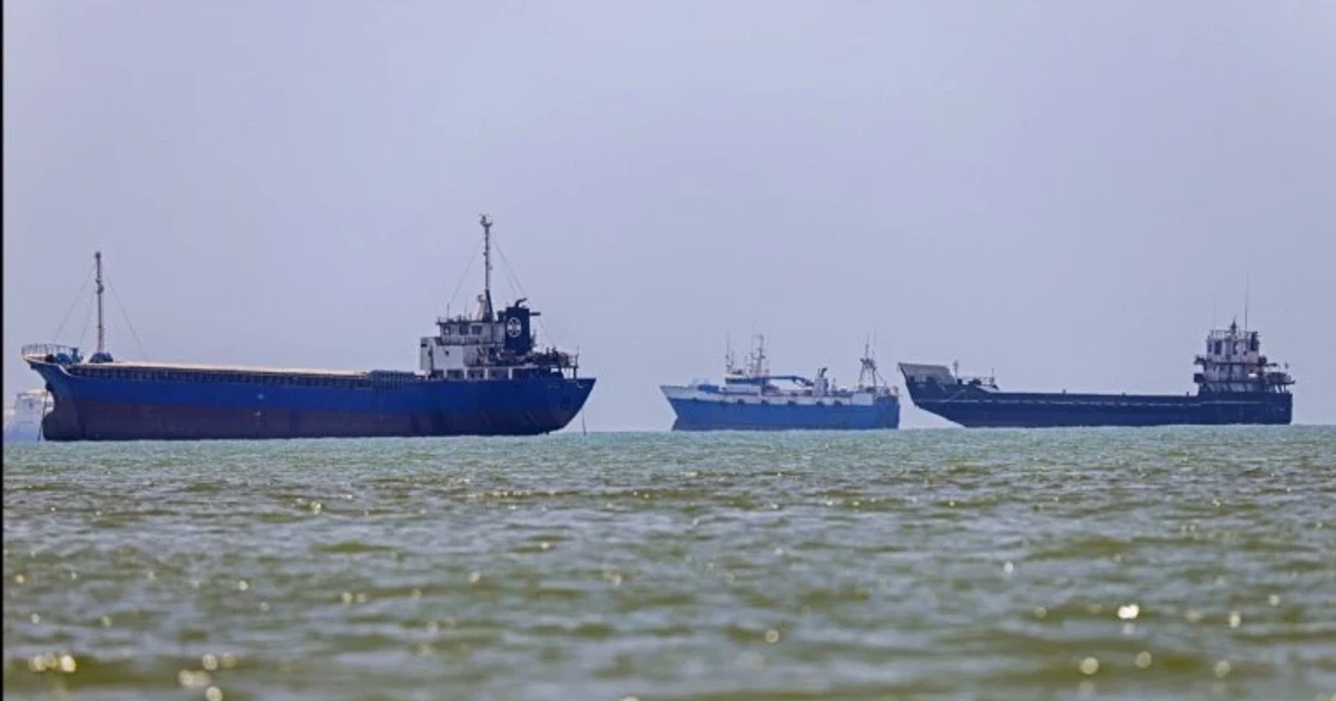 U.S. launches fresh Iran strikes as Hormuz ceasefire frays
