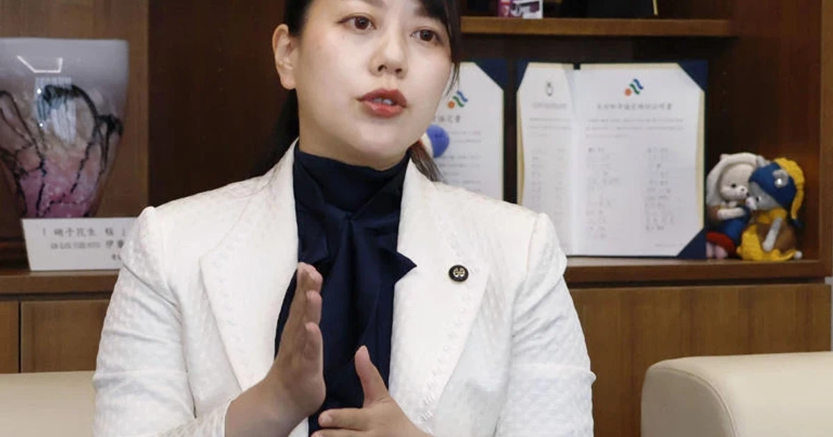 Japan's first sitting mayor to take maternity leave faces backlash