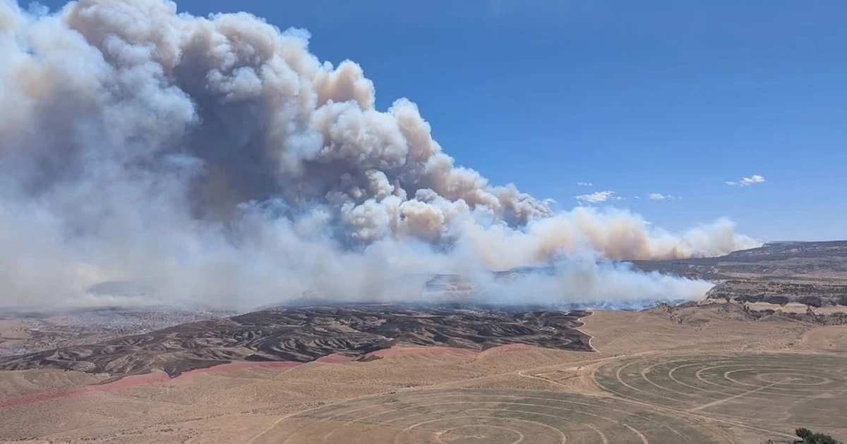 Wildfires rage across West as Colorado firefighters die in burnover