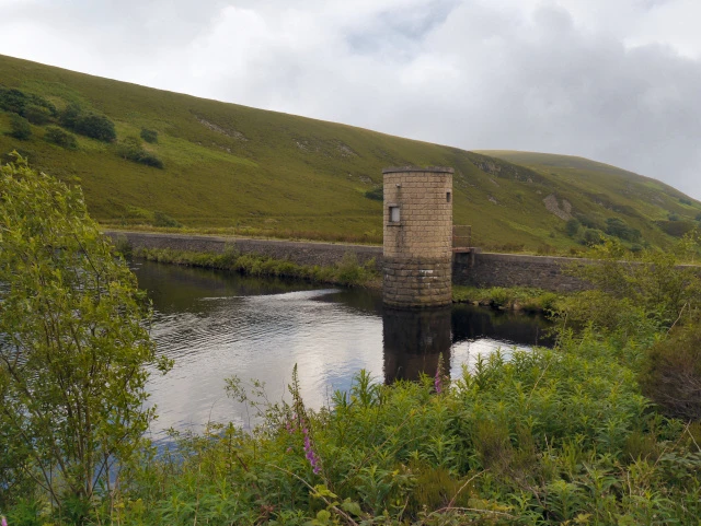 Cowbury Reservoir — Wikimedia Commons
