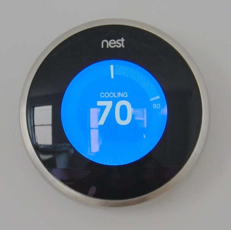 Nest Learning Thermostat — Wikimedia Commons