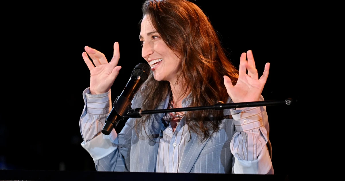 Sara Bareilles performs Aretha Franklin’s Natural Woman for CBS songbook