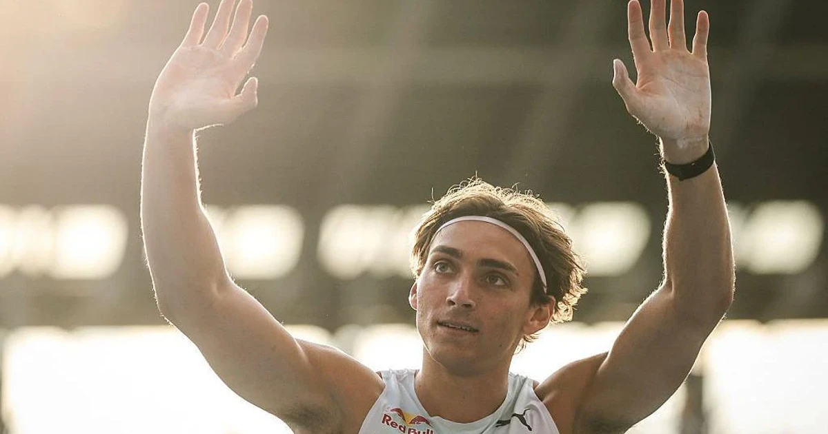 Georgia Hunter Bell storms to second Diamond League win in Paris