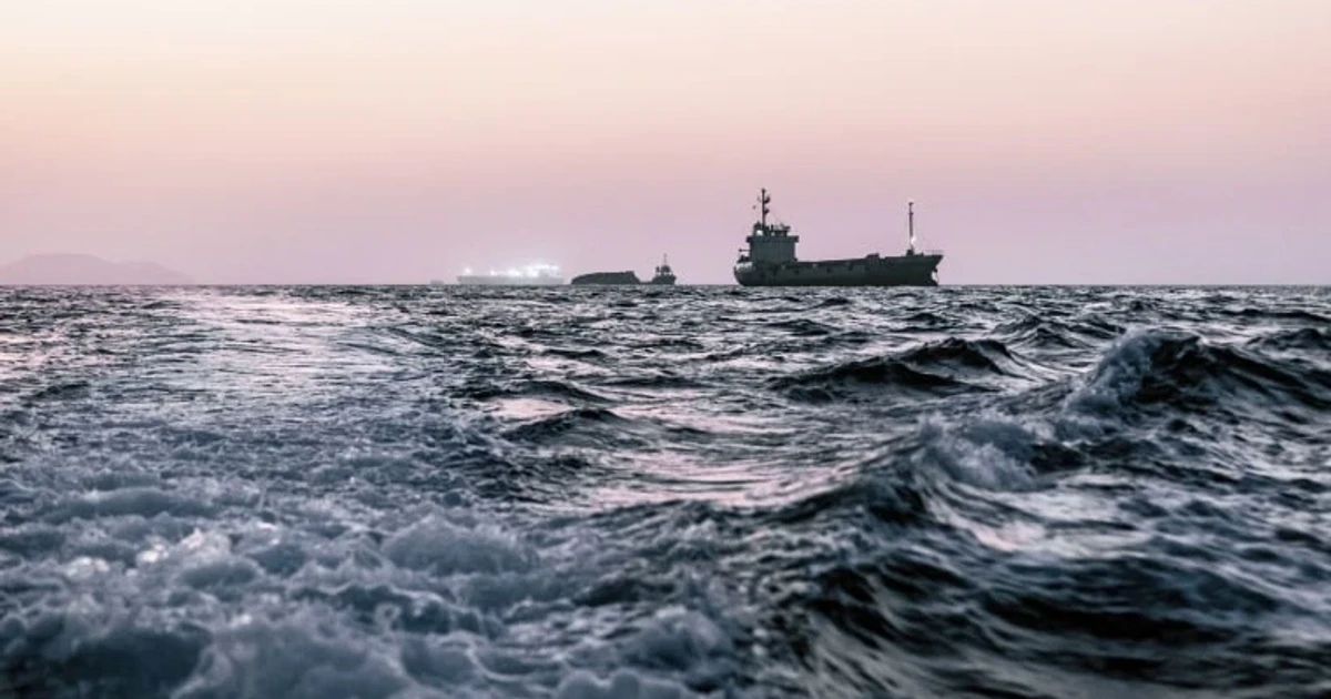Oil prices edge higher as Strait of Hormuz risks persist