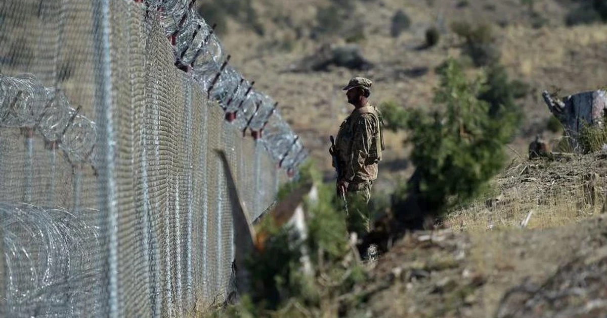 Pakistan strikes Afghanistan border targets after alleged militant attacks
