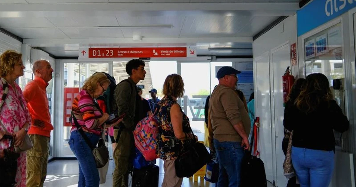 Spain NGOs rush undocumented migrants to apply before regularisation deadline