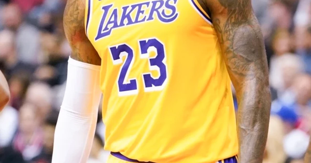 Warriors eye LeBron James and Anthony Davis in blockbuster offseason push