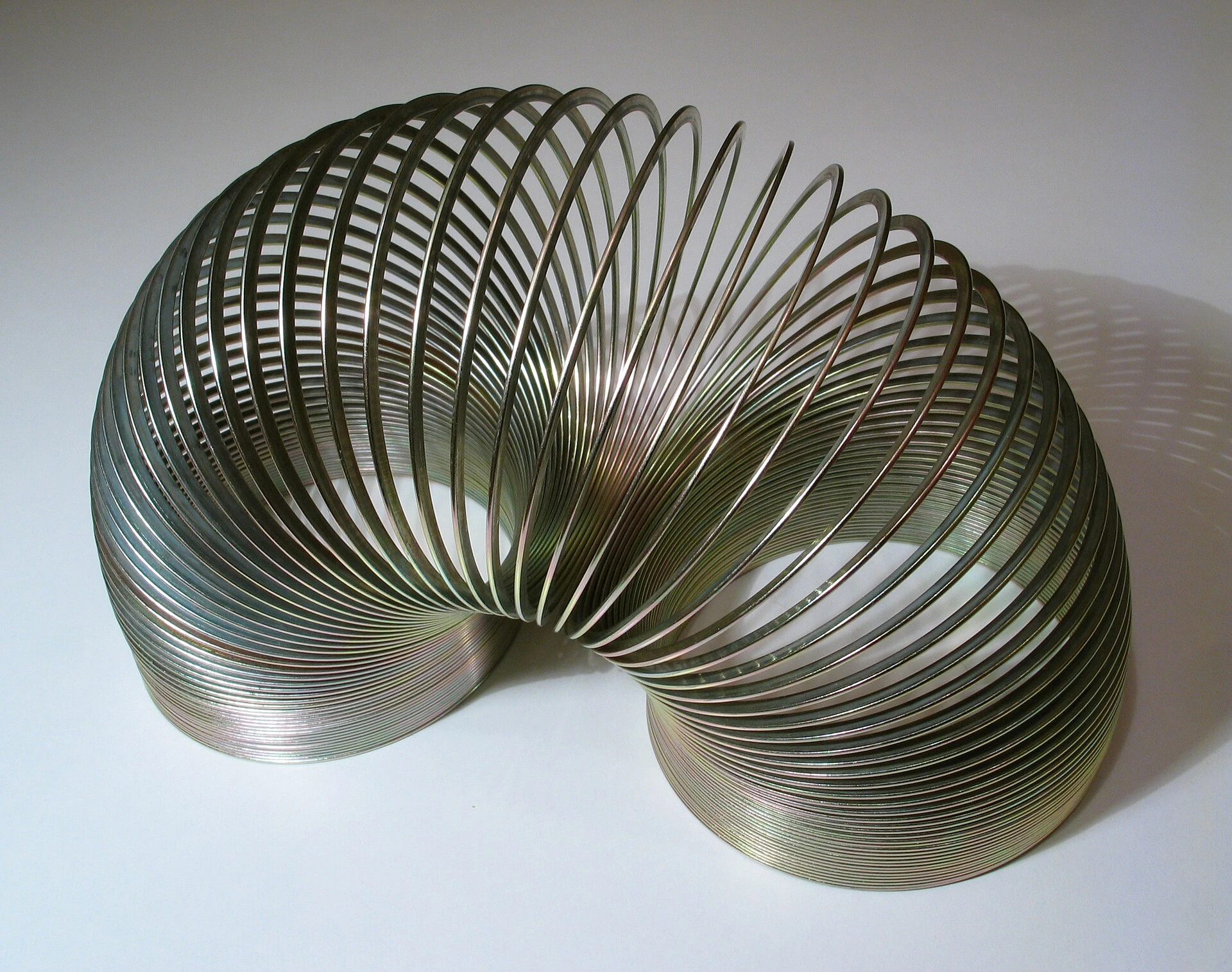 Slinky — Wikimedia Commons