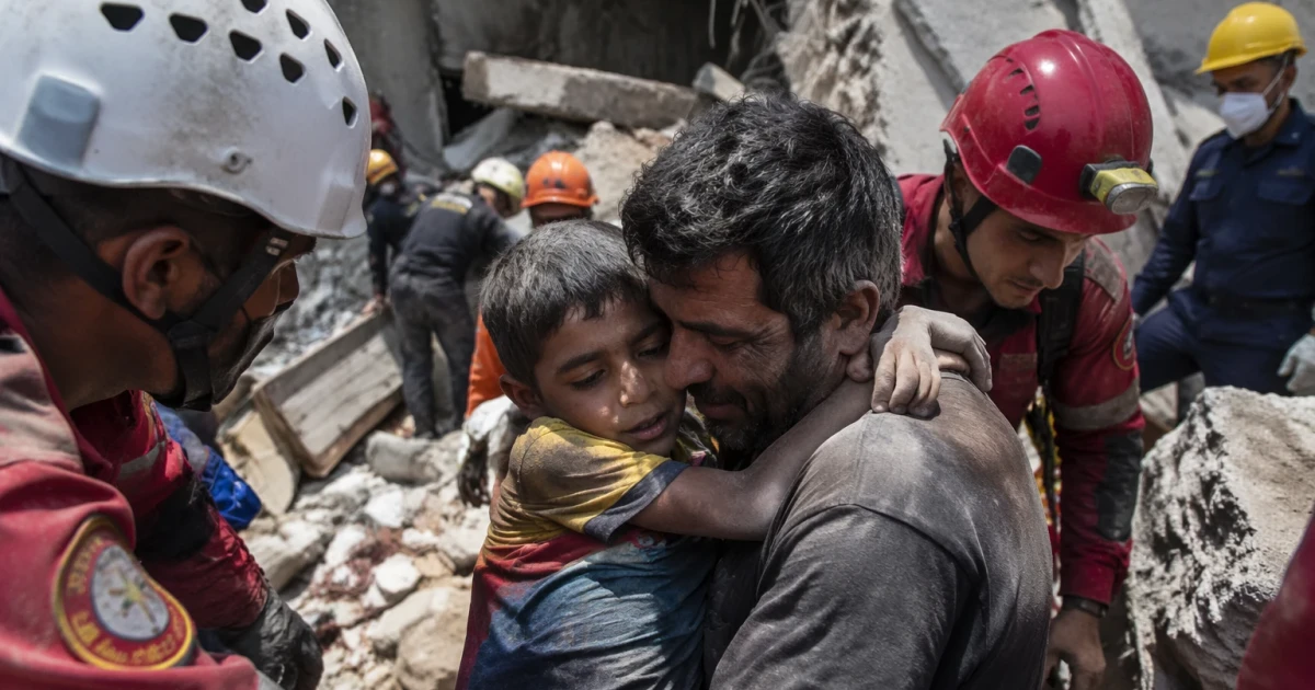 Venezuela earthquake death toll tops 1,700 as rescue hopes persist