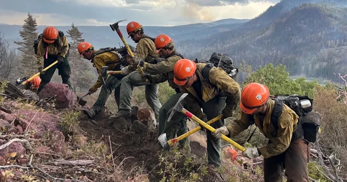 Wildfires in the American West kill three elite federal firefighters
