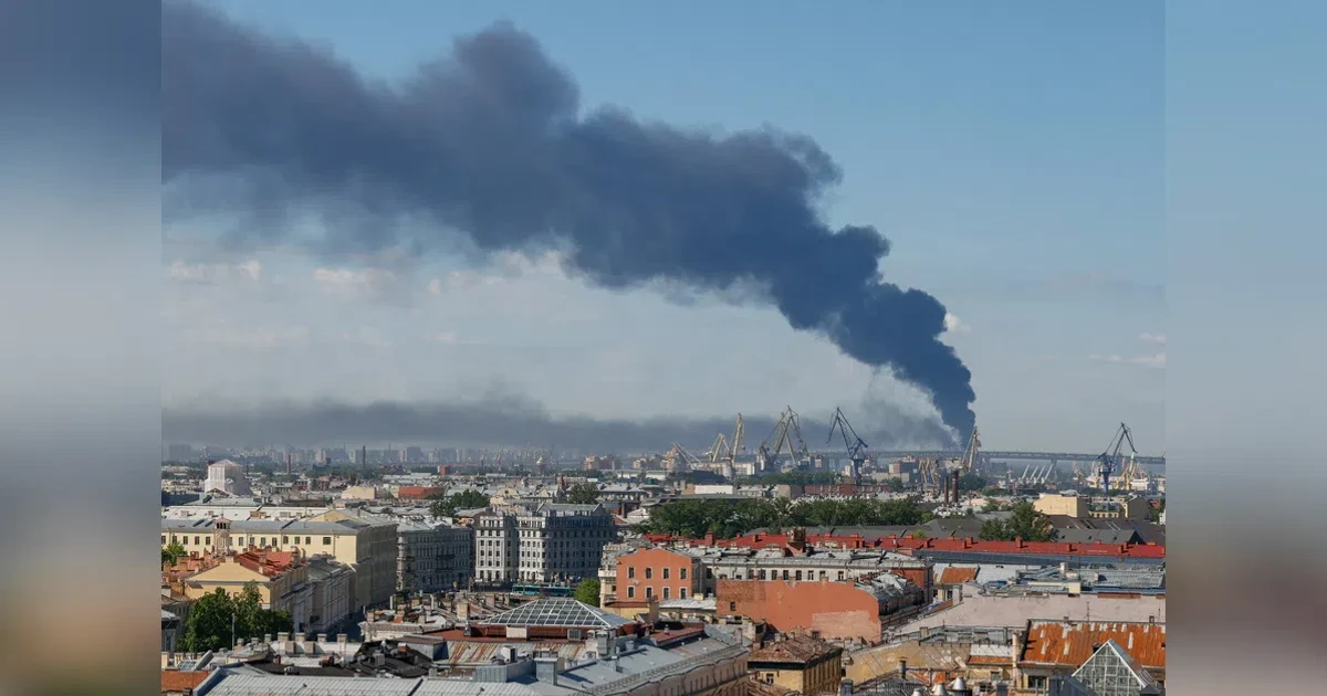 Russia weighs easing fuel standards as refinery strikes squeeze supply