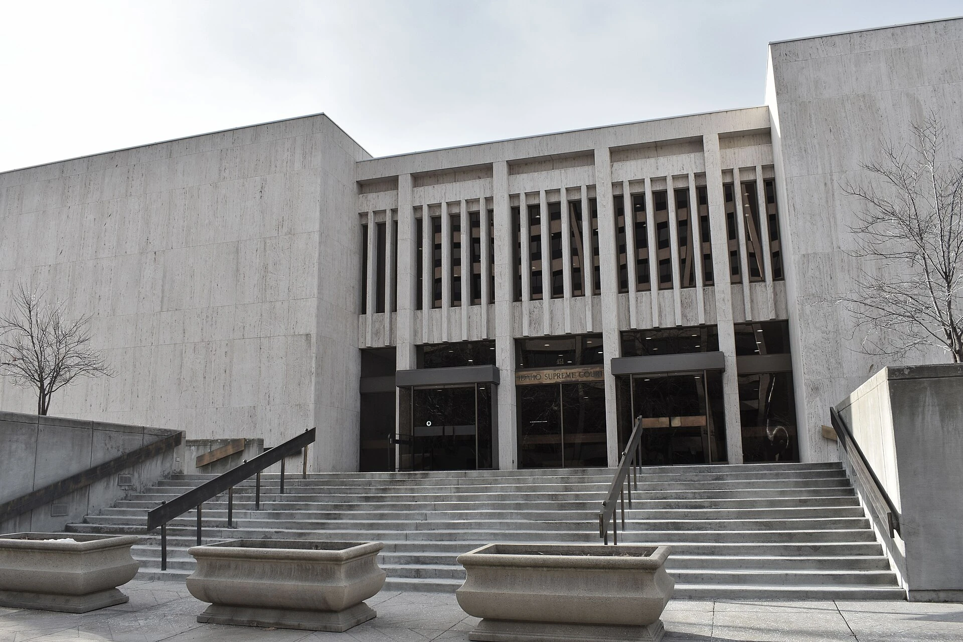 Supreme Court — Wikimedia Commons