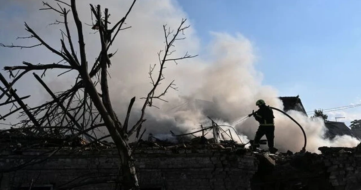 Russian glide bombs kill two in Zaporizhzhia, injure at least 15