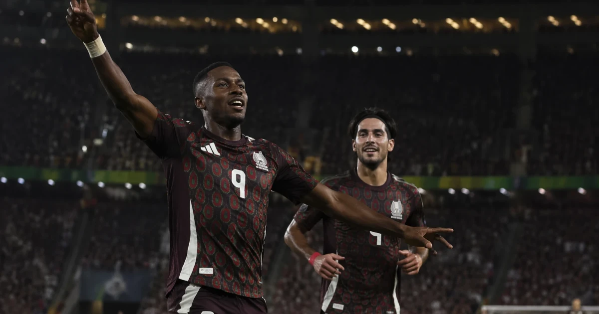 Quiñones puts Mexico ahead, Jiménez adds second against Ecuador