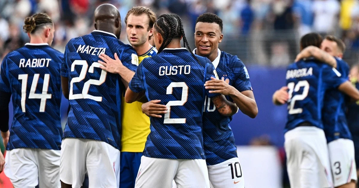 Mbappé double powers France past Sweden, advances to round of 16