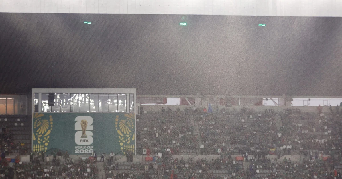 Lightning delay pushes Mexico-Ecuador World Cup kickoff back one hour