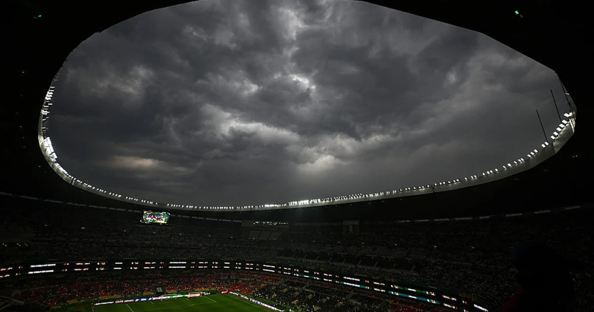 Mexico-Ecuador World Cup clash delayed by lightning threat in Mexico City